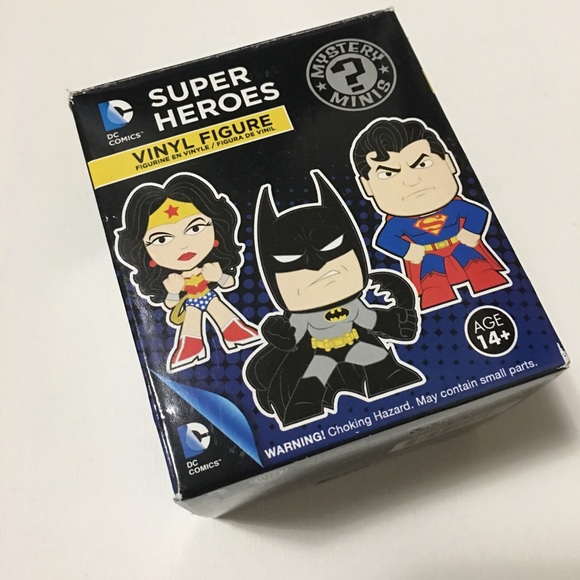 Deathstroke DC Comics Super Heroes Vinyl Figurine - Picture 16 of 16